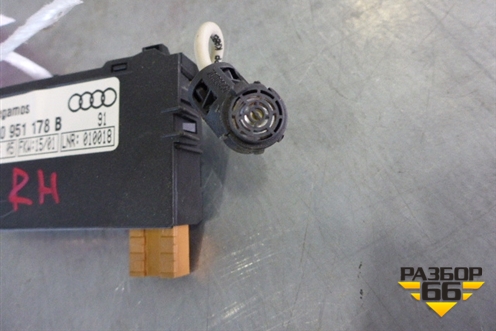 Блок электронный (датчик движения правый) (4D0951178B) для Audi A8 с 1998-2003г
