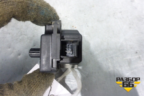 Моторчик заслонки отопителя (U9518001) для Opel Astra J с 2009г