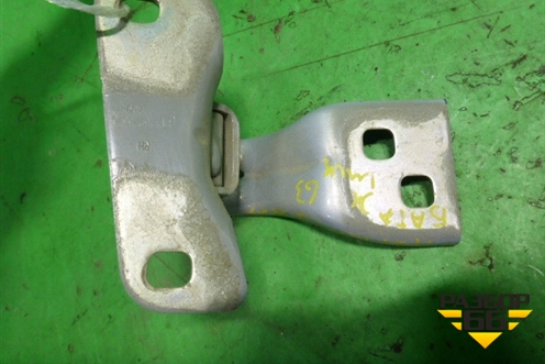 Петля двери багажника (правая) (13276575) для Opel Astra J с 2009г