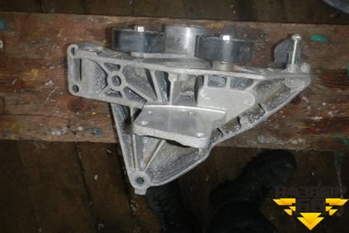 Кронштейн генератора (55186284) для Fiat Albea с 2003г (Альбеа)