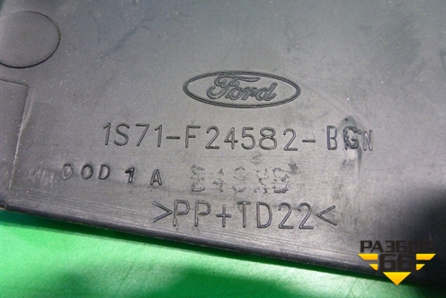Обшивка стойки центральная нижняя правая (1S71F24582) для Ford Mondeo 3 с 2000-2007г