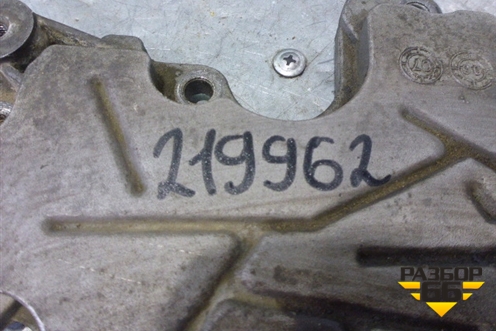 Крышка двигателя передняя (нижняя 1.6л K4MT) (8200382406) для Renault Scenic с 2003-2009г