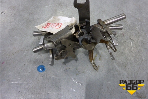 Вилка включения передачи (1.8л МКПП R1821) для Honda Civic 4D с 2012г
