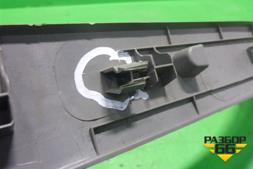 Накладка порога внутренняя заднего левого (8200084332) для Renault Scenic с 2003-2009г