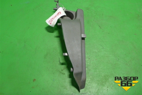 Держатель задней полки правый (82000165058) для Renault Scenic с 2003-2009г