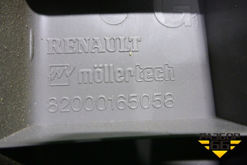 Держатель задней полки правый (82000165058) для Renault Scenic с 2003-2009г