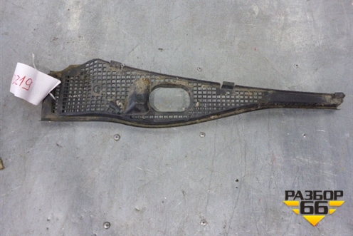 Решетка стеклоочистителей правая (8200294316) для Renault Scenic с 2003-2009г