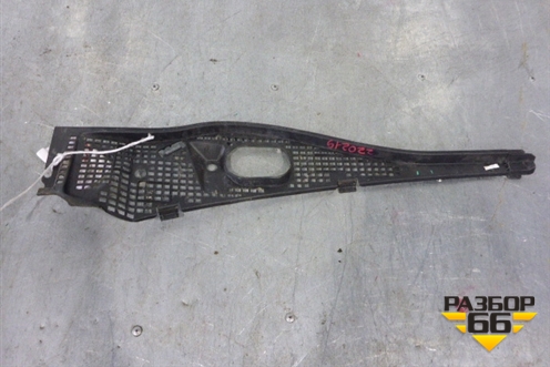 Решетка стеклоочистителей правая (8200294316) для Renault Scenic с 2003-2009г