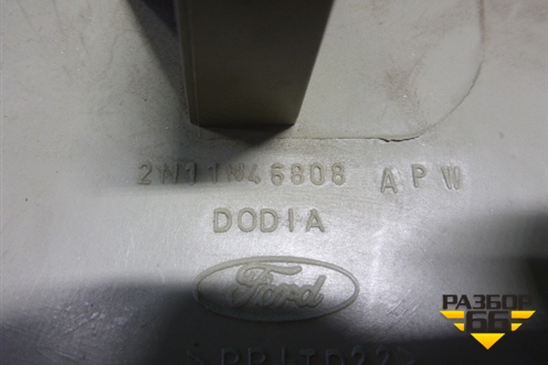 Держатель задней полки правый (2N11N46808) для Ford Fusion с 2002г
