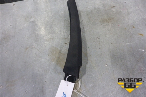 Накладка стойки (центральной левой) (8200139600) для Renault Scenic с 2003-2009г