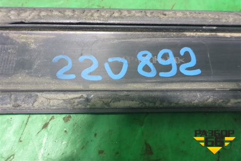 Накладка двери задней правой (5L0853754A) для Skoda Yeti с 2009г