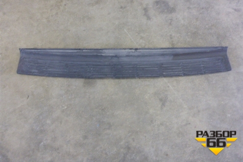 Накладка заднего бампера (до 2012г) (5216260040) для Toyota Land Cruiser (200) с 2008г