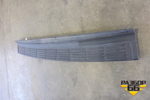 Накладка заднего бампера (до 2012г) (5216260040) для Toyota Land Cruiser (200) с 2008г