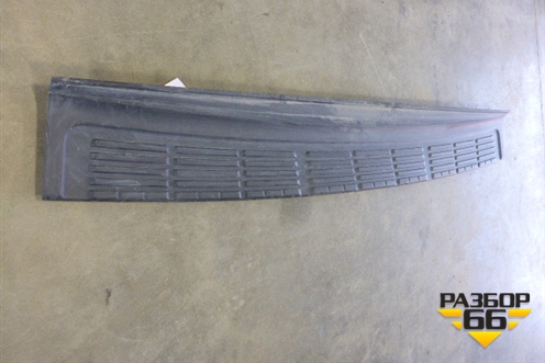 Накладка заднего бампера (до 2012г) (5216260040) для Toyota Land Cruiser (200) с 2008г