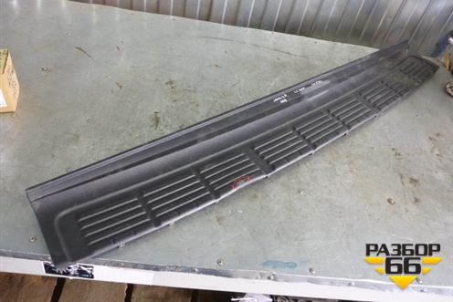 Накладка заднего бампера (до 2012г) (5216260040) для Toyota Land Cruiser (200) с 2008г