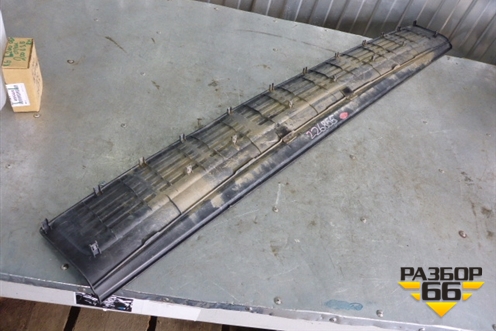 Накладка заднего бампера (до 2012г) (5216260040) для Toyota Land Cruiser (200) с 2008г