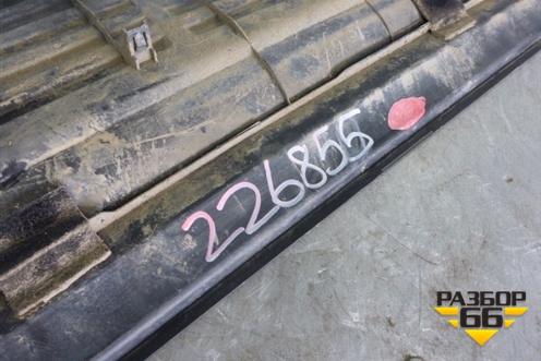 Накладка заднего бампера (до 2012г) (5216260040) для Toyota Land Cruiser (200) с 2008г