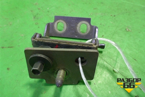 Петля двери багажника для Ford Fiesta с 2001-2008г