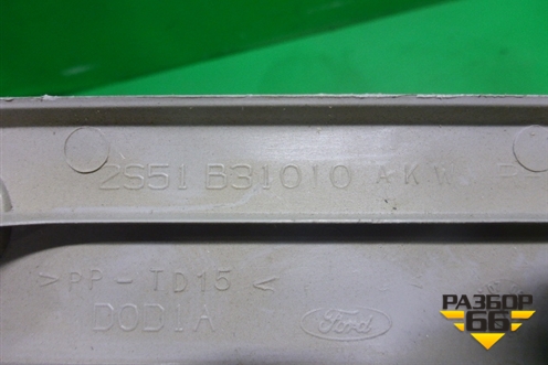 Обшивка стойки задняя верхняя правая (3х дверный кузов) для Ford Fiesta с 2001-2008г