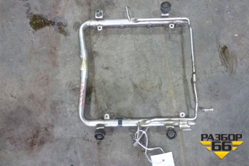 Рейка топливная рампа (4.2л AXQ) (077133681) для Volkswagen Touareg c 2002-2010г