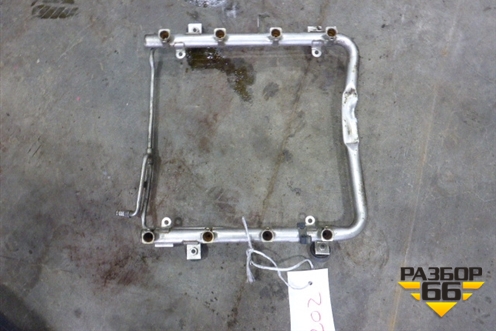 Рейка топливная рампа (4.2л AXQ) (077133681) для Volkswagen Touareg c 2002-2010г