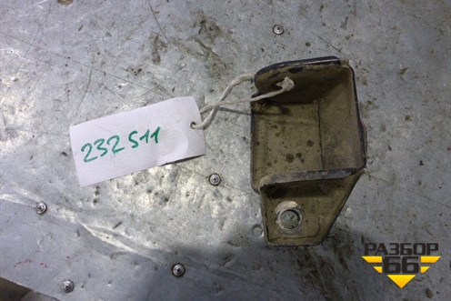 Кронштейн задней балки правый (5107348010) для Lexus RX 300/330/350 с 2003-2009г