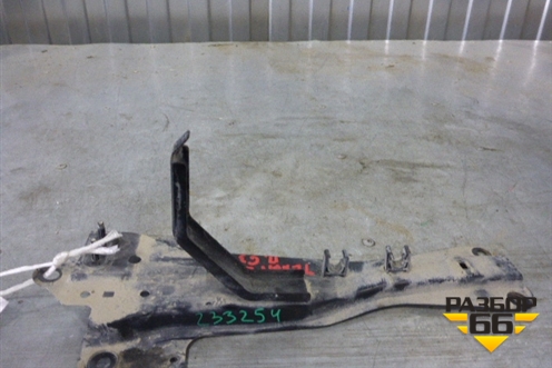 Кронштейн передней панели центральный для Nissan Teana (J31) с 2003-2008г