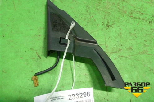 Накладка двери передней левой уголок (802939Y000) для Nissan Teana (J31) с 2003-2008г