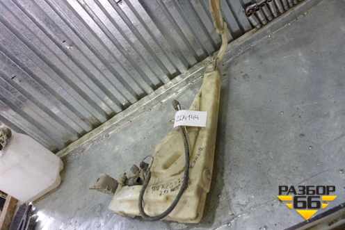 Бачок омывателя лобового стекла (7L0955453F) для Volkswagen Touareg c 2002-2010г