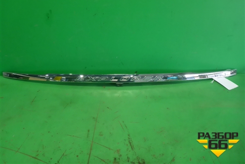 Накладка двери багажника (BB5313B482AGW) для Ford Explorer c 2010г