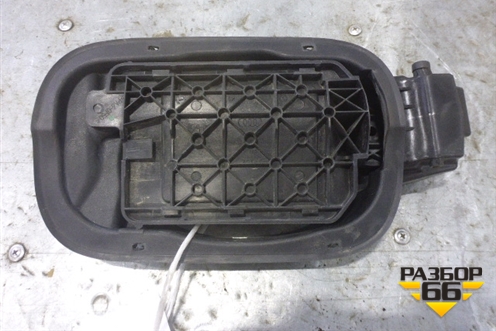 Лючок бензобака (8K0010508AF) для Audi Q7 c 2005-2015г