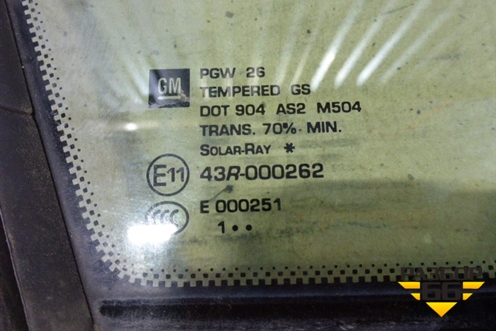 Стекло двери передней правой форточка (13270975) для Opel Meriva с 2010г