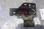 Крюк замка капота для Volkswagen Touareg c 2002-2010г