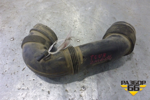 Патрубок воздушного фильтра (7L0129684B) для Volkswagen Touareg c 2002-2010г