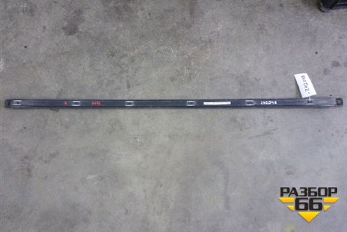 Молдинг крыши правый (7L6860184F) для Volkswagen Touareg c 2002-2010г