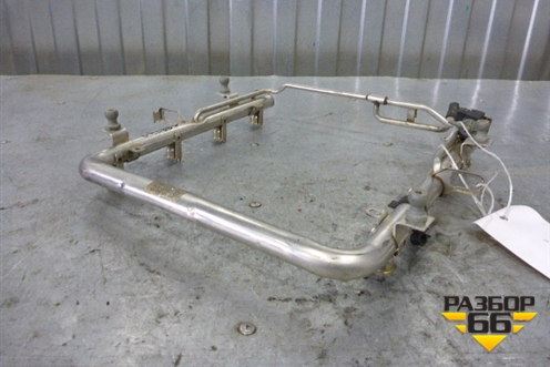 Рейка топливная рампа (4.2л V8 AXQ) (077133681AB) для Volkswagen Touareg c 2002-2010г
