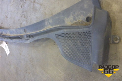 Решетка стеклоочистителей (6J1853185B) для Seat Ibiza с 2008-2017г