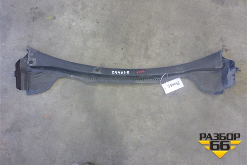 Решетка стеклоочистителей (6J1853185B) для Seat Ibiza с 2008-2017г