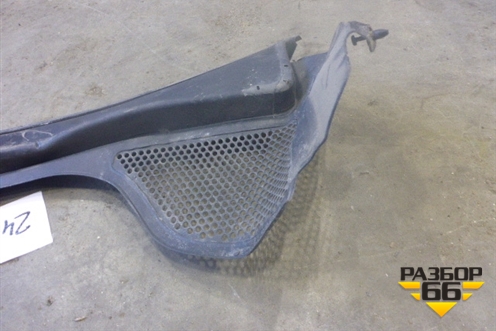Решетка стеклоочистителей (6J1853185B) для Seat Ibiza с 2008-2017г