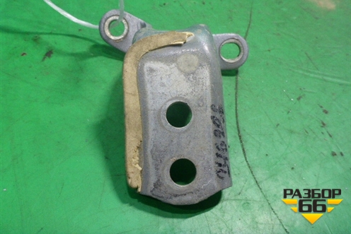 Петля двери передней правой верхняя (687100D010) для Toyota Avensis с 2003-2009г
