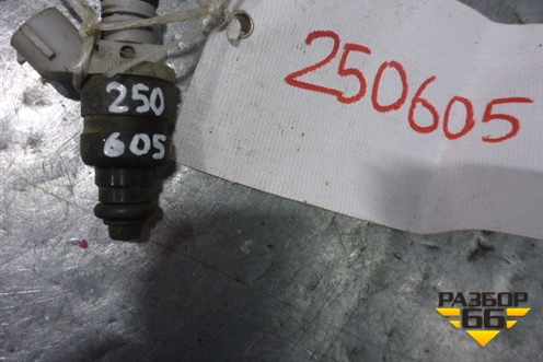 Форсунка инжекторная электрическая (1.3л) (MR988977) для Mitsubishi Colt с 2004г