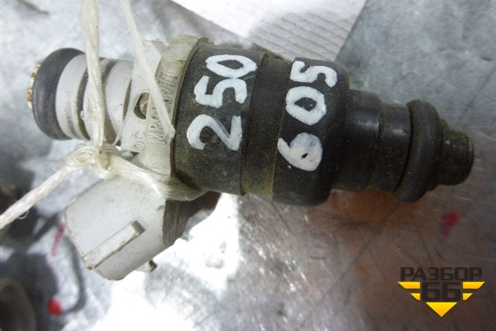 Форсунка инжекторная электрическая (1.3л) (MR988977) для Mitsubishi Colt с 2004г