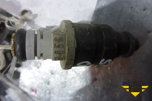 Форсунка инжекторная электрическая (1.3л) (MR988977) для Mitsubishi Colt с 2004г