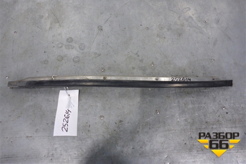 Молдинг лобового стекла правый для Nissan Almera N16 с 2000-2006г