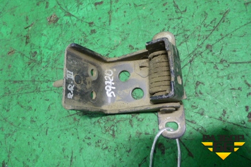 Петля двери багажника (нижней) для Land Rover Range Rover 3 с 2002-2012г