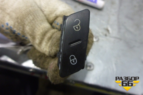 Кнопка центрального замка (1K0962125B) для Volkswagen Jetta с 2005-2011г