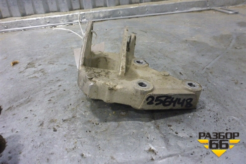 Кронштейн двигателя правый (9647029580) для Citroen C5 с 2005-2008г