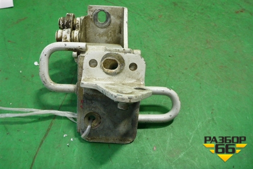 Петля двери задней левой нижняя (3B4833411B) для Volkswagen Passat (B5) с 1996-2005г
