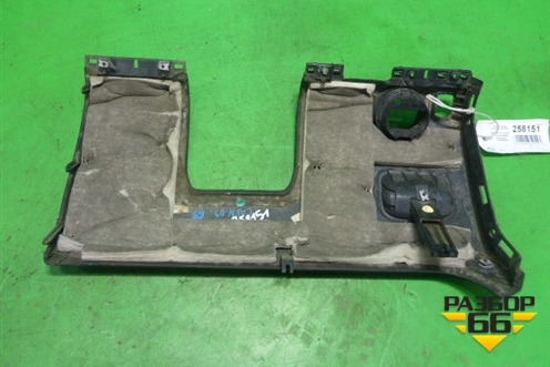Накладка на торпедо (над коленями водителя) (7L5858903D) для Porsche Cayenne с 2003-2010г