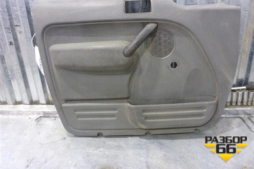 Обшивка двери передней левой под механику (4T16V23943) для Ford Transit Connect c 2002г